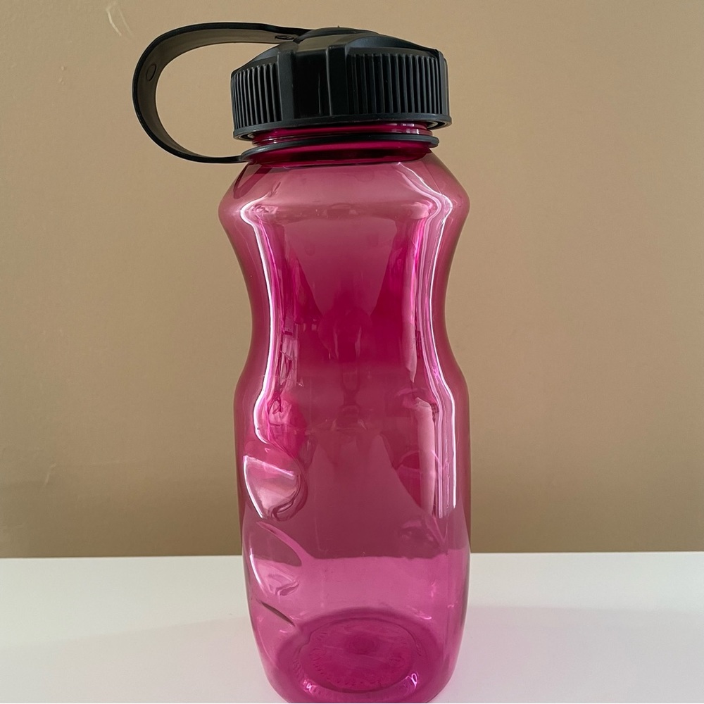 Ergonomic Twist Top Water Bottle Pink/Transparent - 28oz